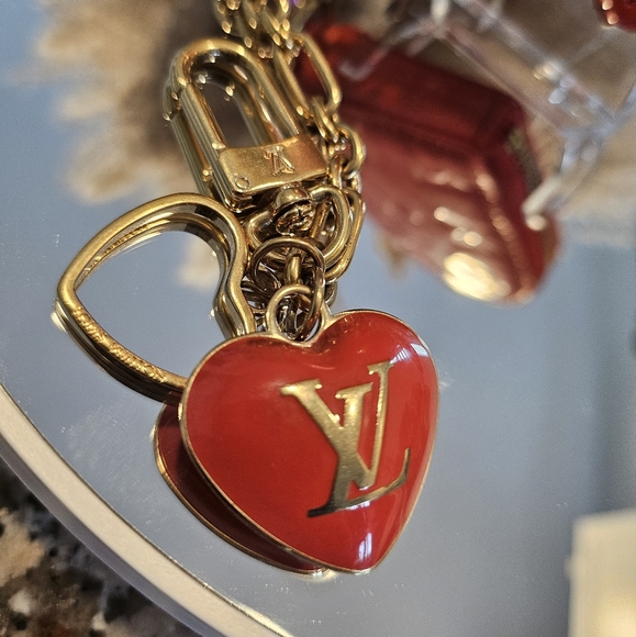 🔥 Louis Vuitton ❤️ Limited-Edition Vernis Coin Pouch - Picture 4 of 10